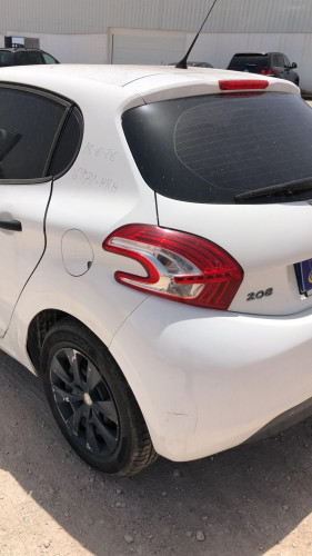 PEUGEOT 208 — автомобиль-донор на запчасти 
