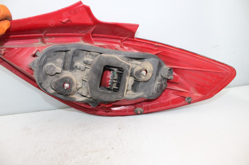 PILOTO TRASERO IZQUIERDO OPEL CORSA D 