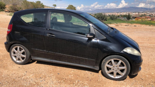 MERCEDES-BENZ CLASE A (BM 169) — vehículo donante para recambios 
