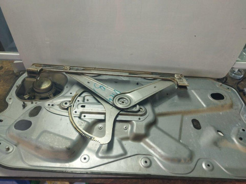 ELEVALUNAS DELANTERO DERECHO FORD FOCUS BERLINA (CAP) 