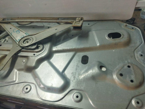ELEVALUNAS DELANTERO DERECHO FORD FOCUS BERLINA (CAP) 