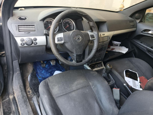  OPEL ASTRA H GTC 