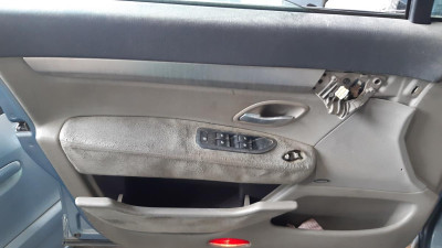 RENAULT VEL SATIS (BJ0)