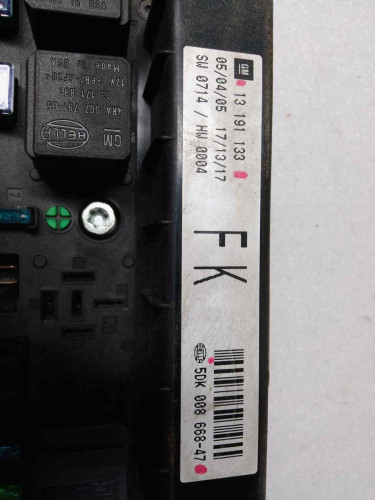 CAJA RELES / FUSIBLES Renault KANGOO I (F/KC0) 