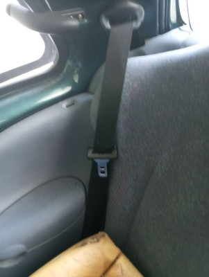 CINTURON SEGURIDAD TRASERO DERECHO