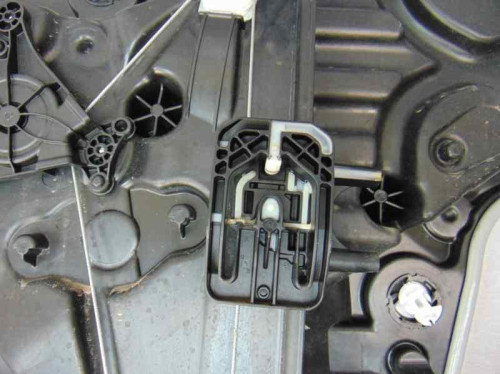  ELEVALUNAS TRASERO IZQUIERDO FORD FIESTA (CE1) 