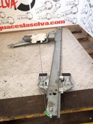 ELEVALUNAS DELANTERO DERECHO