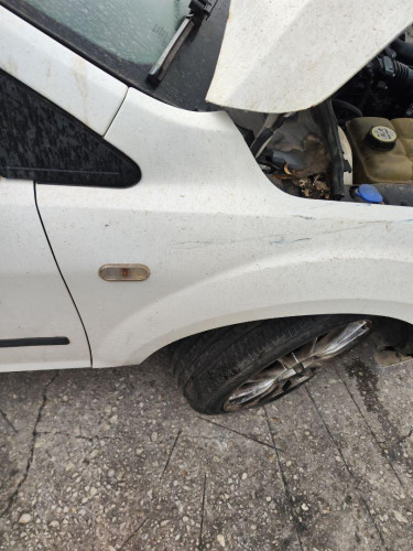 ALETA DELANTERA DERECHA Ford FOCUS BERLINA (CAP) 