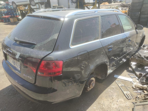  AUDI A4 BERLINA (8E) 
