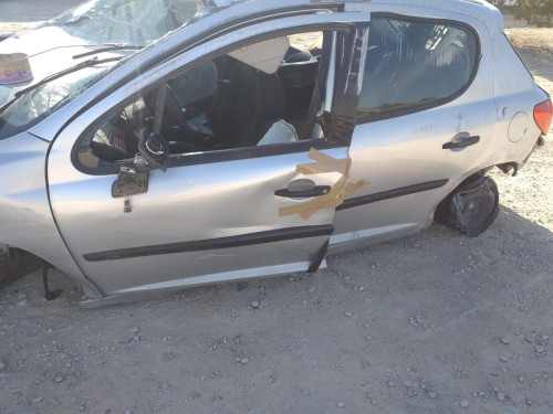 PEUGEOT 207 — vehículo donante para recambios 