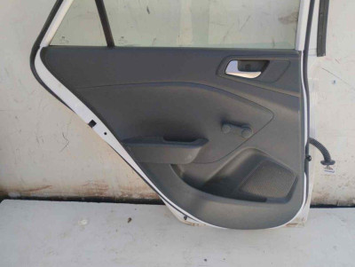 GUARNECIDO PUERTA TRASERA IZQUIERDA