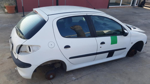 Peugeot 206 (1998->) — vehículo donante para recambios 