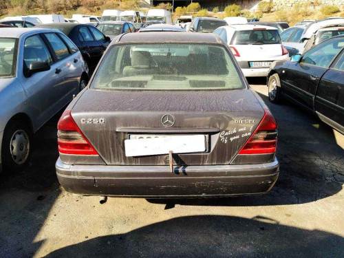  MERCEDES-BENZ CLASE C (BM 202) BERLINA 