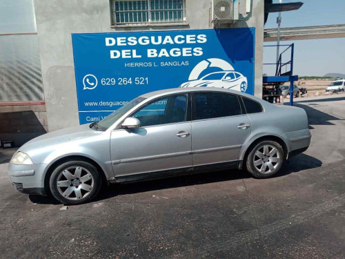  VOLKSWAGEN PASSAT BERLINA (3B3) 