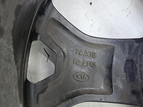 LLANTA KIA XCEED 