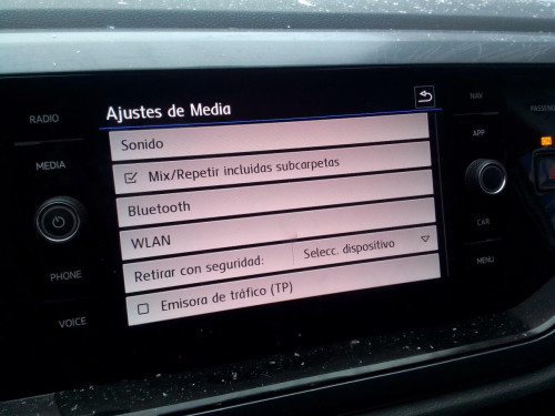  VOLKSWAGEN POLO VI (AE1) 