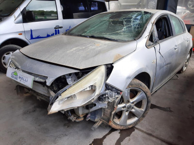 OPEL ASTRA J BERLINA 5P
