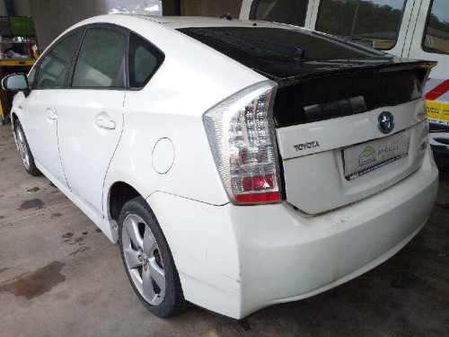  TOYOTA PRIUS (ZVW30) 