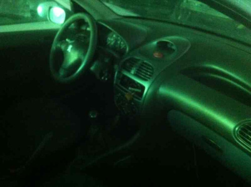 PEUGEOT 206 — vehículo donante para recambios 