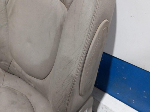  ASIENTO DELANTERO IZQUIERDO 