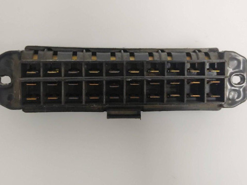 CAJA RELES / FUSIBLES Lada NIVA (2121/21213/21214/21215/2131) 