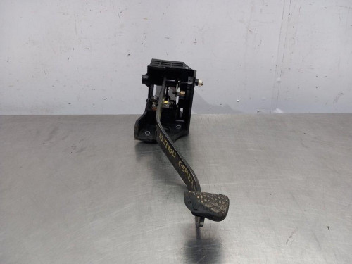 PEDAL EMBRAGUE SSANGYONG TIVOLI 
