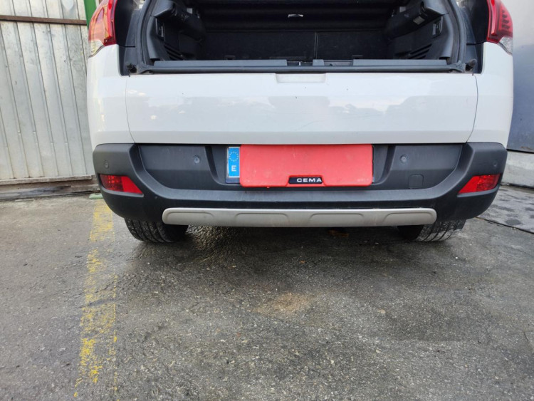 PARAGOLPES TRASERO
