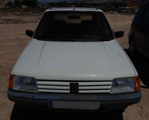 PEUGEOT 205 BERLINA — vehículo donante para recambios 