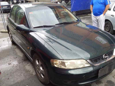 OPEL VECTRA B BERLINA