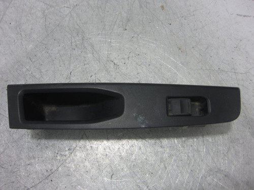 MANDO ELEVALUNAS TRASERO IZQUIERDO TOYOTA YARIS (XP13) 