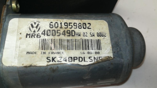  MOTOR ELEVALUNAS DELANTERO DERECHO 