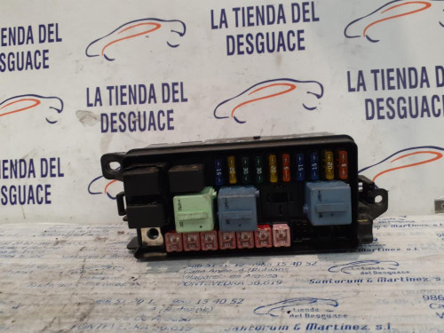  CAJA RELES / FUSIBLES 