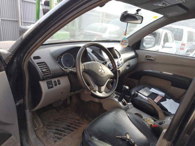 MITSUBISHI L200 (KA0/KB0)