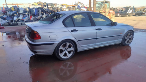  BMW SERIE 3 BERLINA (E46) 