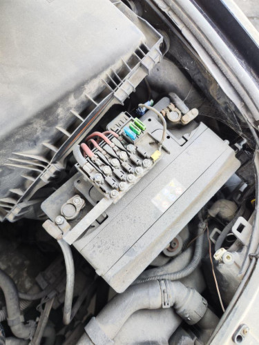 CAJA RELES / FUSIBLES AUDI A3 (8L) 