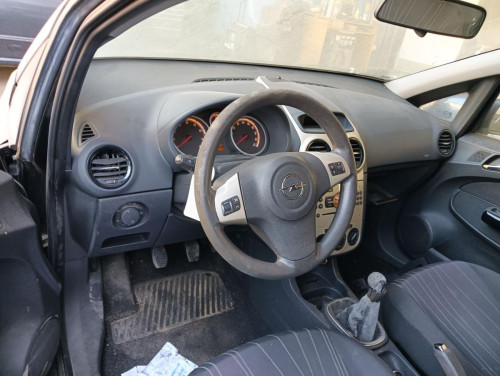 OPEL CORSA D — vehículo donante para recambios 