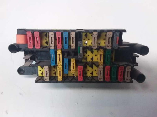 CAJA RELES / FUSIBLES 
