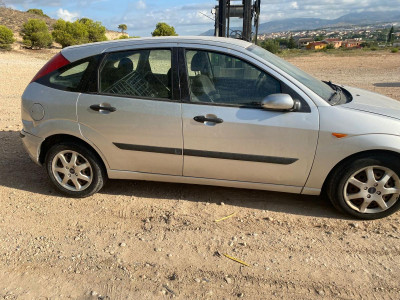FORD FOCUS BERLINA (CAK)