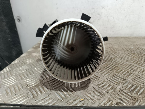 MOTOR CALEFACCION 