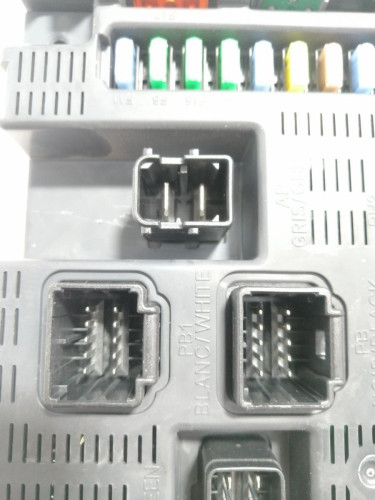  CAJA RELES / FUSIBLES PEUGEOT 308 