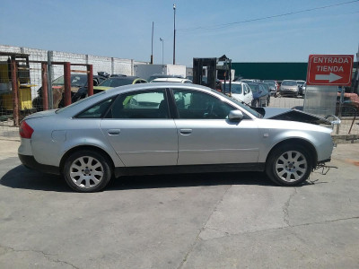 AUDI A6 BERLINA (4B2)
