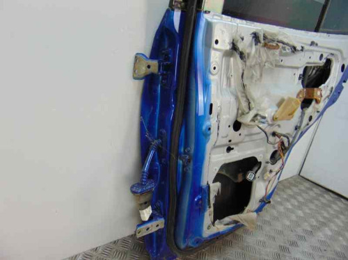  PUERTA TRASERA DERECHA MITSUBISHI MONTERO (V60/V70) 