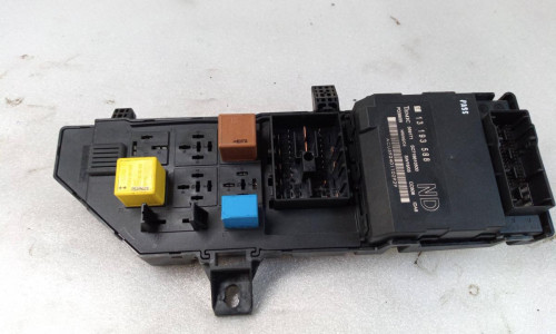  CAJA RELES / FUSIBLES Opel VECTRA C BERLINA 