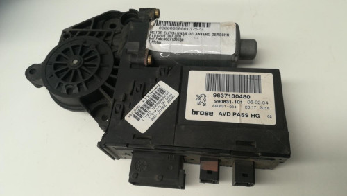  MOTOR ELEVALUNAS DELANTERO DERECHO 
