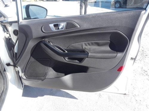 GUARNECIDO PUERTA DELANTERA DERECHA FORD FIESTA (CNN) 