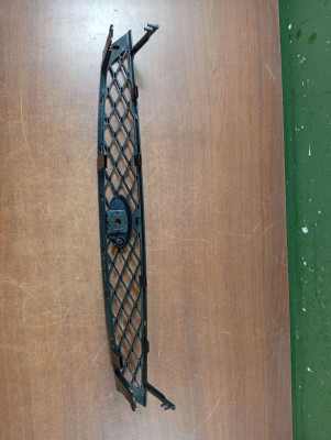 REJILLA DELANTERA