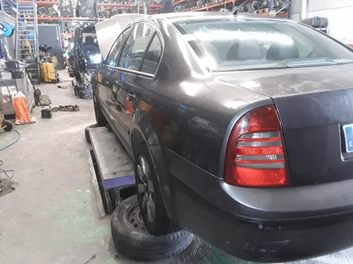  SKODA SUPERB (3U4) 