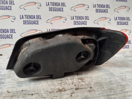  PILOTO TRASERO IZQUIERDO 