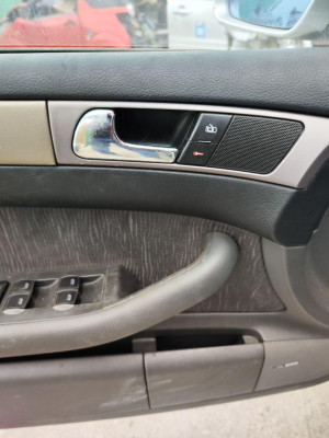 MANETA INTERIOR DELANTERA IZQUIERDA