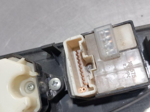  MANDO ELEVALUNAS DELANTERO IZQUIERDO LEXUS IS (DS2/IS2) 